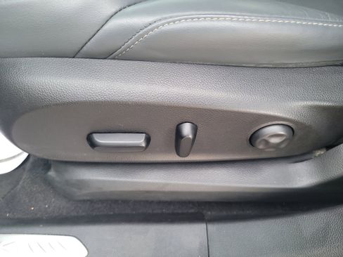 Used 2020 Buick Envision Essence w/ Experience Buick Package FWD image 12
