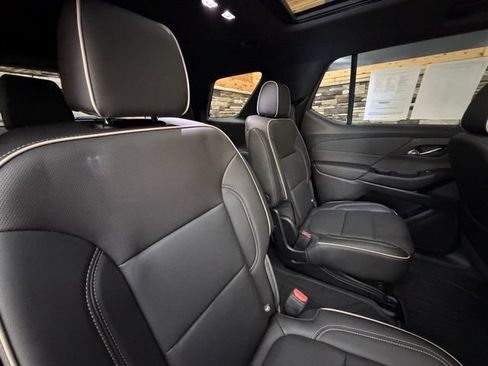 Used 2023 Chevrolet Traverse Premier w/ LPO, Floor Liner Package AWD/4WD image 36