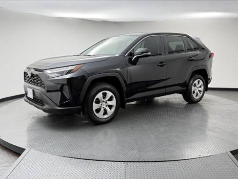 Used 2024 Toyota RAV4 LE FWD image 2