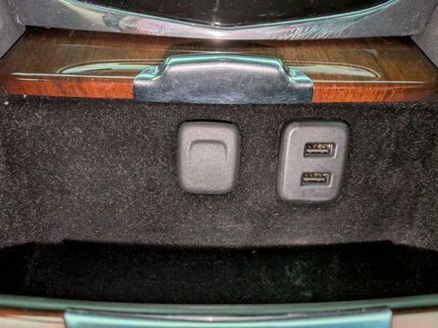 Used 2017 Cadillac Escalade ESV Premium Luxury image 10