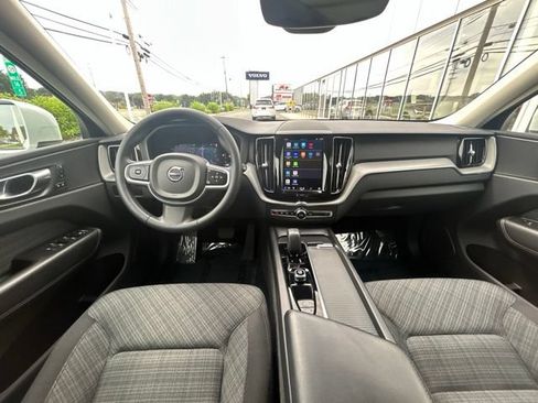 Used 2023 Volvo XC60 B5 Core AWD/4WD image 16