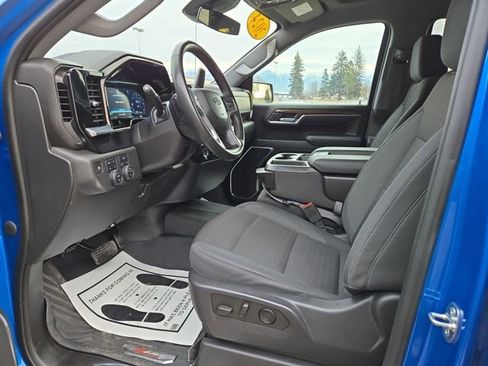 Used 2024 Chevrolet Silverado 1500 LT Trail Boss image 2