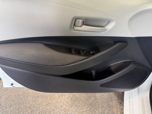 Used 2022 Toyota Corolla LE image 17