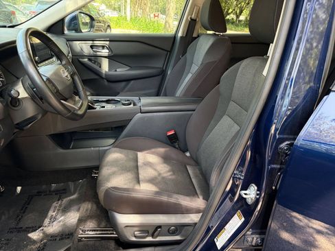 Used 2025 Nissan Rogue SV AWD/4WD image 28