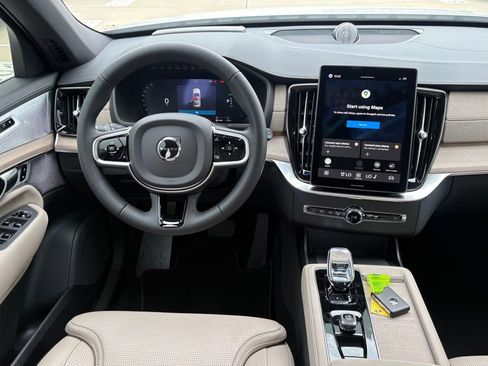 New 2026 Volvo XC90 T8 Ultra w/ Protection Package Premier AWD/4WD image 11