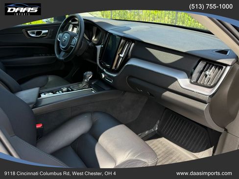 Used 2020 Volvo XC60 T5 Momentum w/ Protection Package Premier AWD/4WD image 35