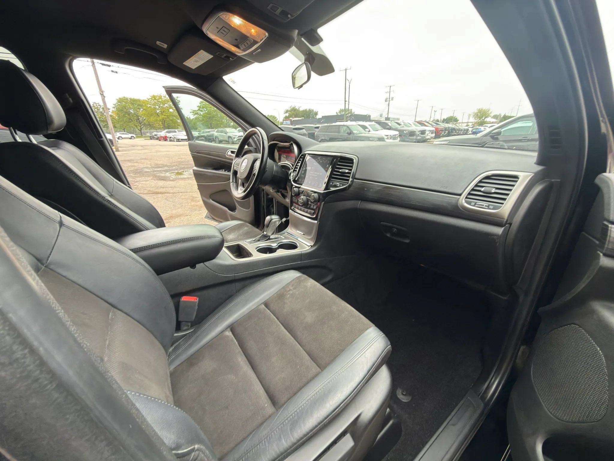 Used 2021 Jeep Grand Cherokee Laredo X AWD/4WD image 19