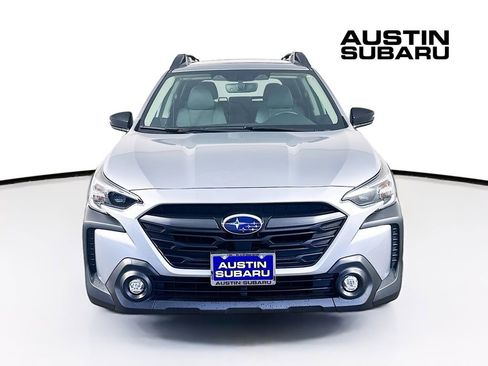 Used 2025 Subaru Outback Premium AWD/4WD image 3