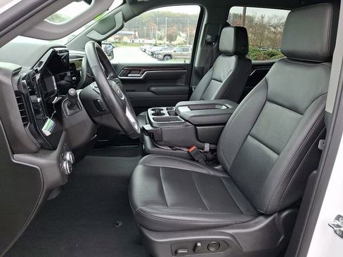 Used 2025 GMC Sierra 1500 SLT image 13