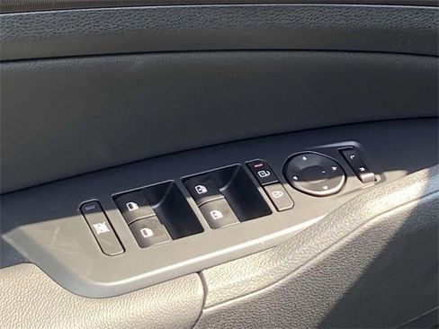 New 2026 Kia Sportage EX w/ EX Panorama Roof Package image 13