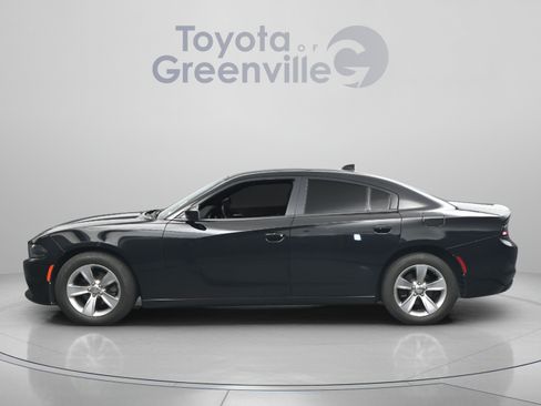 Used 2017 Dodge Charger SXT w/ Driver Confidence Group RWD image 6