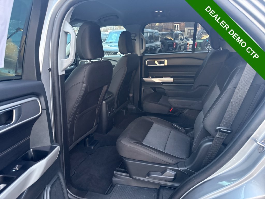 Used 2023 Ford Explorer XLT AWD/4WD image 13