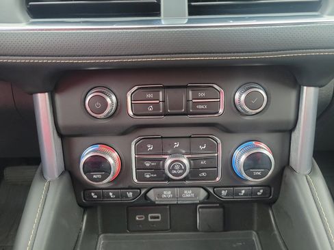 Used 2023 GMC Yukon SLT AWD/4WD image 22