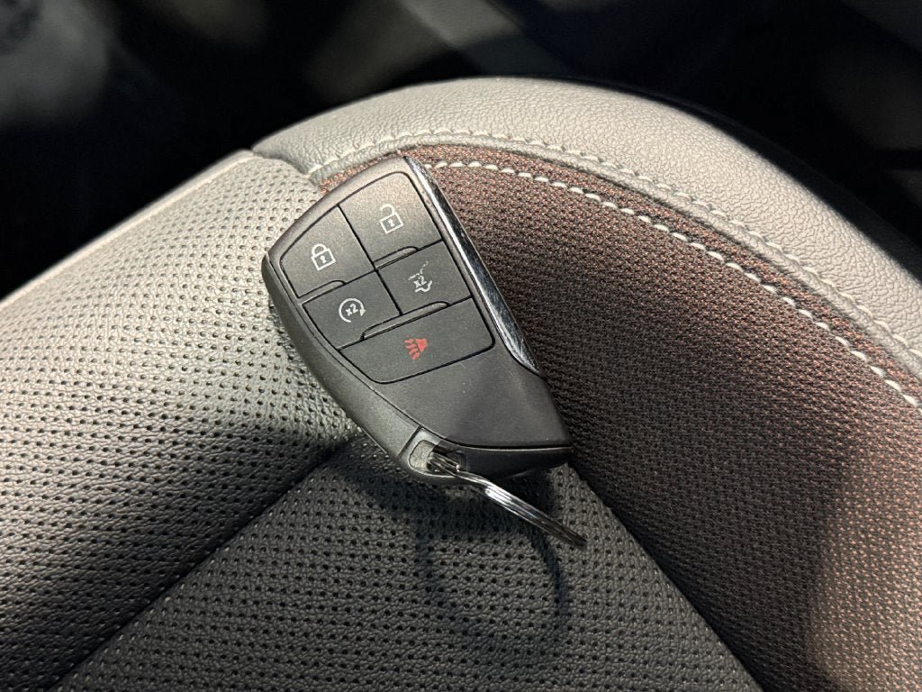 Used 2024 Chevrolet Equinox EV RS FWD image 32