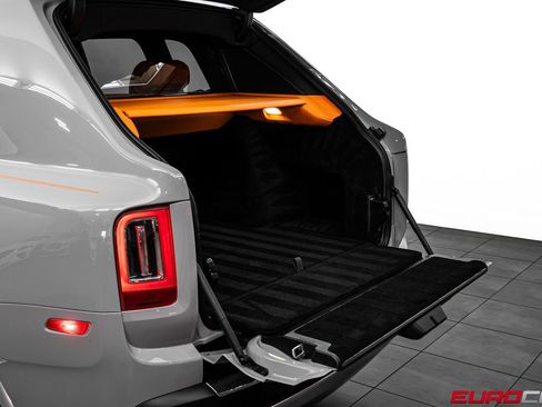 Used 2023 Rolls-Royce Cullinan AWD/4WD image 19