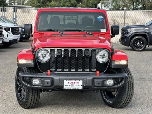 Used 2021 Jeep Gladiator Sport image 2