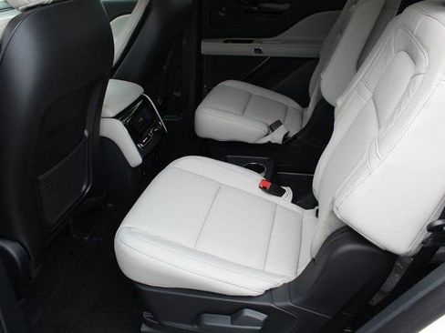 New 2026 Lincoln Aviator Reserve image 13