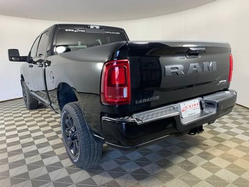Used 2025 RAM 2500 Laramie AWD/4WD image 14