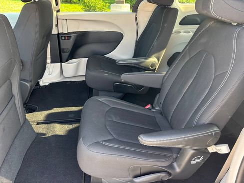 Used 2024 Chrysler Voyager LX FWD image 15