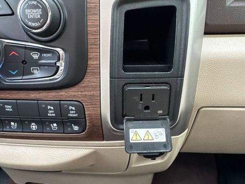 Used 2018 RAM 2500 Laramie AWD/4WD image 40
