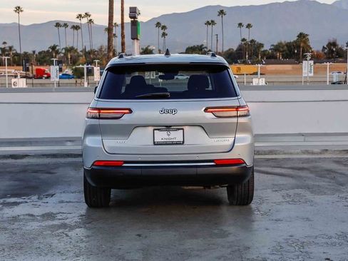 Used 2023 Jeep Grand Cherokee L Laredo image 8