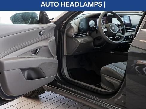 Used 2024 Hyundai Elantra SEL w/ Convenience Package FWD image 13