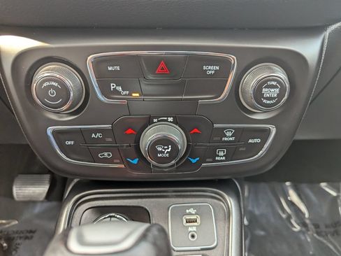 Used 2019 Jeep Compass Trailhawk w/ Leather Interior Group AWD/4WD image 22