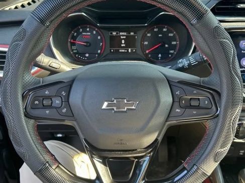 Used 2023 Chevrolet TrailBlazer RS w/ Convenience Package FWD image 10