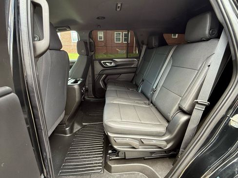 Used 2021 Chevrolet Tahoe 2WD w/ 1FL Safety Package image 4