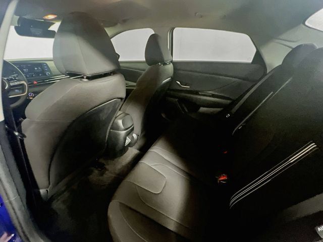 Used 2025 Hyundai Elantra Hybrid FWD image 18