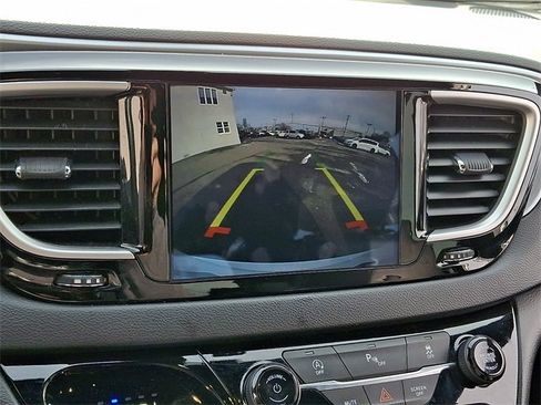 Used 2020 Chrysler Pacifica Touring-L Plus w/ S Appearance Package image 19