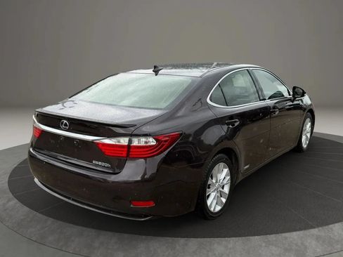 Used 2013 Lexus ES 300h w/ Luxury Pkg FWD image 42