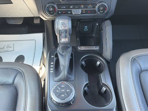 Certified 2025 Ford Bronco Outer Banks w/ Sasquatch Package AWD/4WD image 46