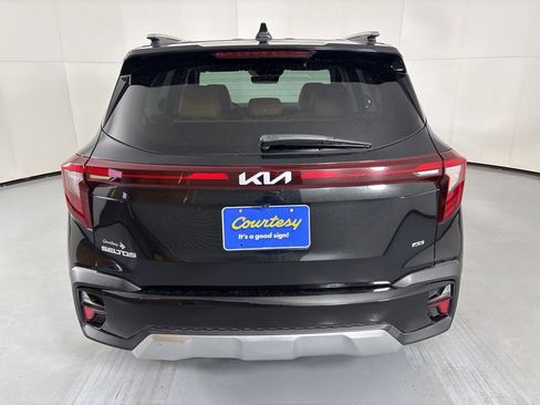 Used 2024 Kia Seltos SX w/ SX Sunroof Package AWD/4WD image 7