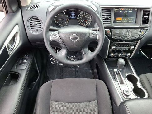 Used 2020 Nissan Pathfinder S image 13