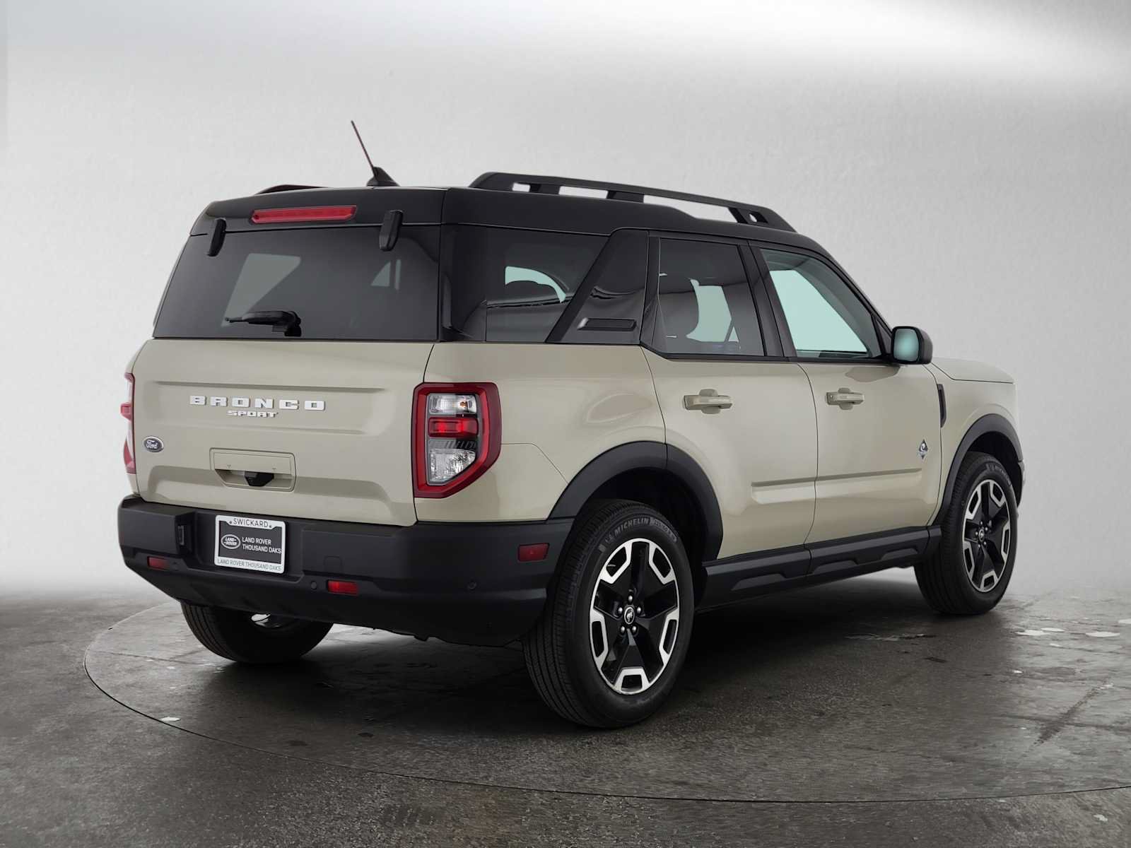 Used 2024 Ford Bronco Sport Outer Banks w/ Tech Package AWD/4WD image 5