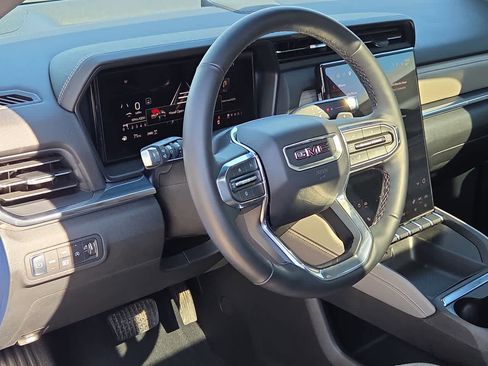 Used 2025 GMC Terrain Elevation w/ Elevation Premium Package AWD/4WD image 10