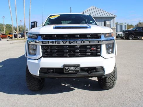 Used 2023 Chevrolet Silverado 2500 LT image 2