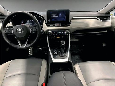 Used 2024 Toyota RAV4 XLE Premium image 17