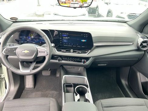 Certified 2025 Chevrolet Equinox LT w/ Safety and Technology Package AWD/4WD image 27