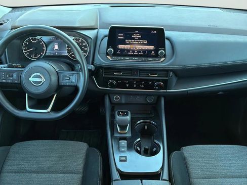 Used 2022 Nissan Rogue S FWD image 19