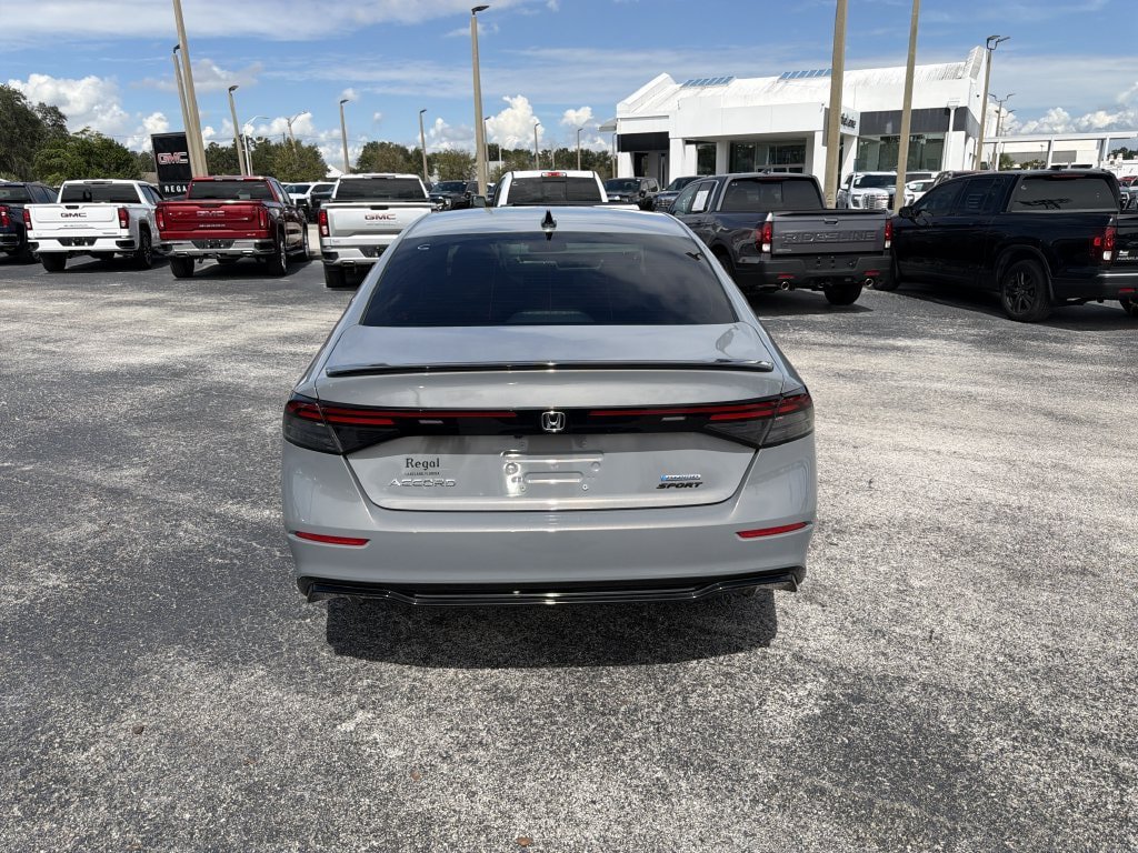 Used 2025 Honda Accord Sport image 5