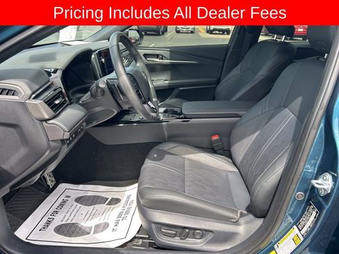 Used 2025 Toyota Camry XSE FWD image 2