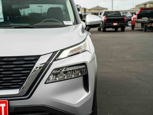Used 2023 Nissan Rogue SV w/ SV Premium B Package FWD image 8