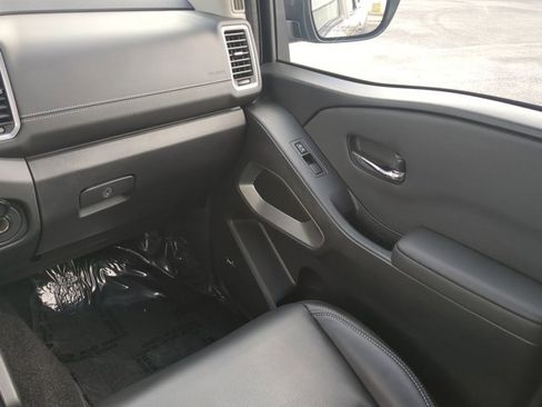 Certified 2024 Nissan Frontier SL RWD image 17