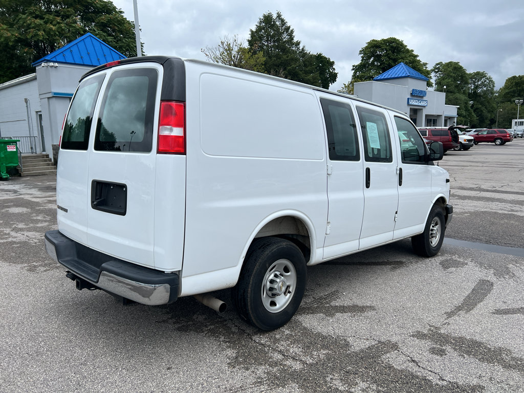 Used 2025 Chevrolet Express 2500 w/ Driver Convenience Package RWD image 5