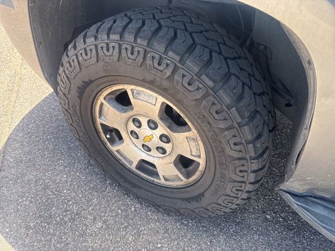 Used 2009 Chevrolet Tahoe LT AWD/4WD image 13