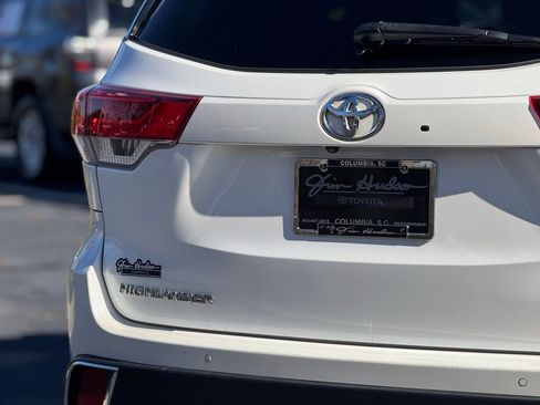 Used 2017 Toyota Highlander Limited image 14