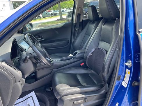 Used 2020 Honda HR-V Touring image 9