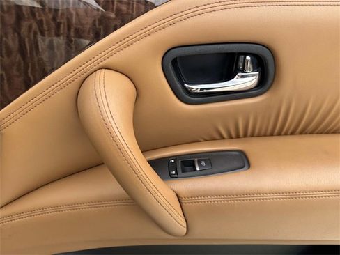 Used 2017 Nissan Armada Platinum image 14